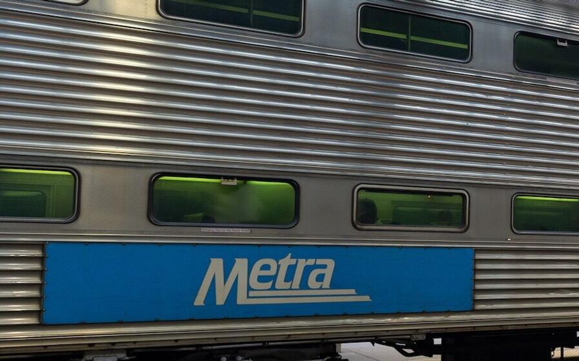 Pociąg Metry uderzył w pług śnieżny, zginął pracownik z Bartlett