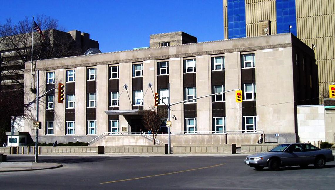 Policja: dwóch mężczyzn oddało strzały w kierunku konsulatu USA w Toronto