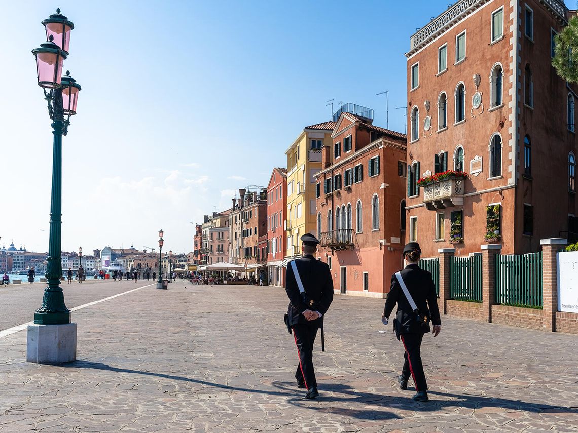 Polscy policjanci w patrolach z karabinierami w Wenecji