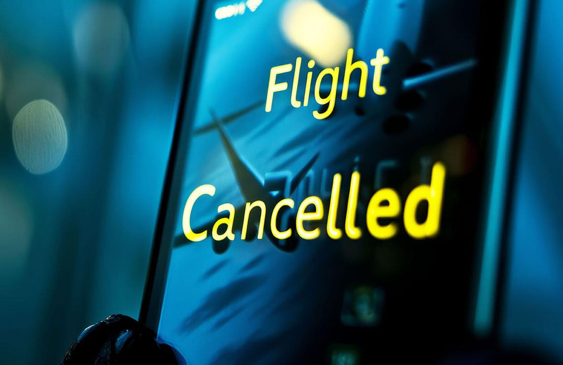 Ponad 17 tys. lotów odwołanych albo opóźnionych z powodu trudnych warunków pogodowych