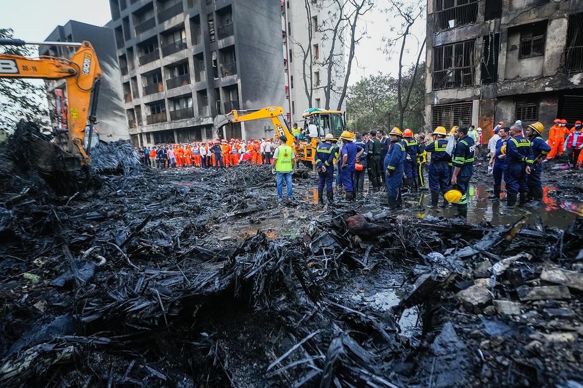 Ponad 290 osób zginęło w katastrofie lotniczej w Ahmadabadzie