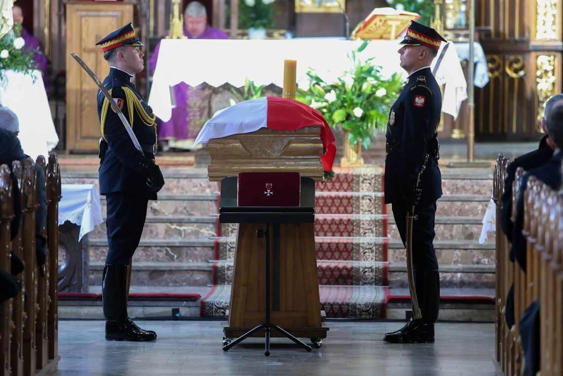 Poseł Łukasz Litewka spoczął w środę na cmentarzu w Sosnowcu (ZDJĘCIA)