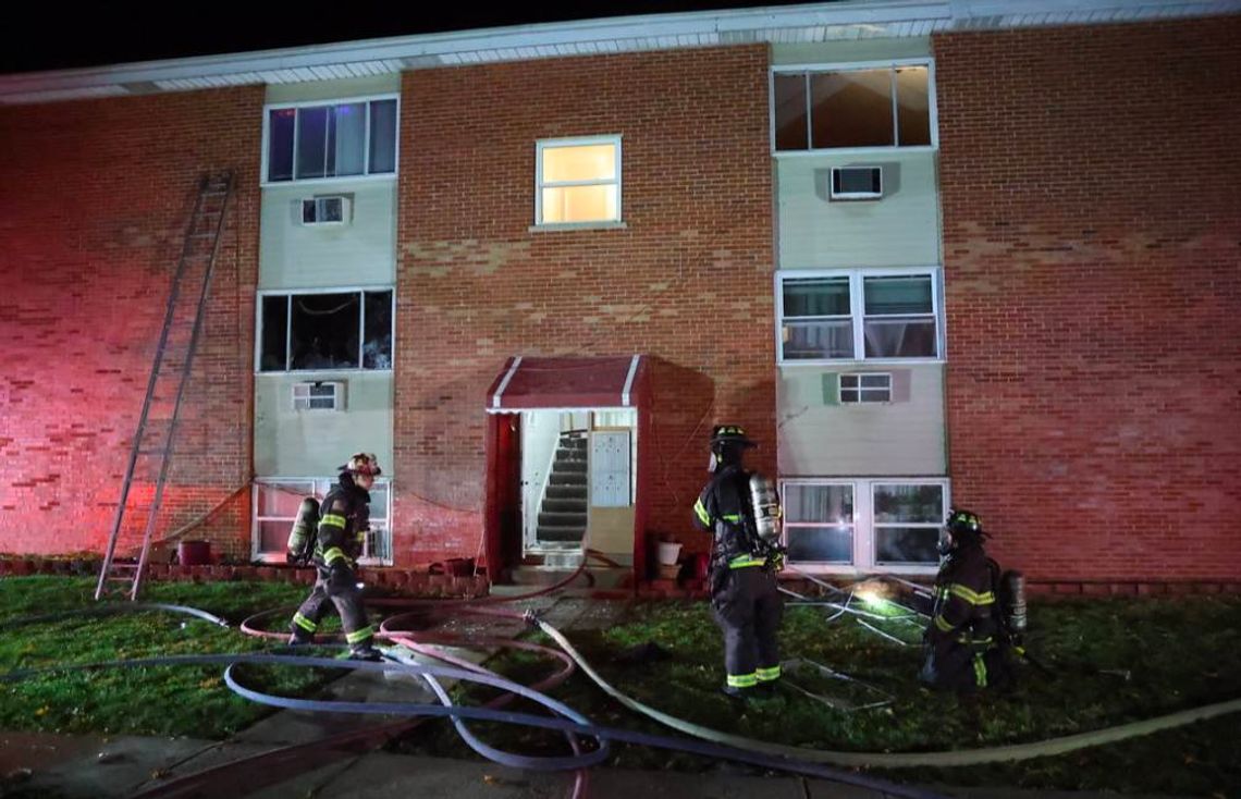 Pożar zniszczył budynek z mieszkaniami w Niles