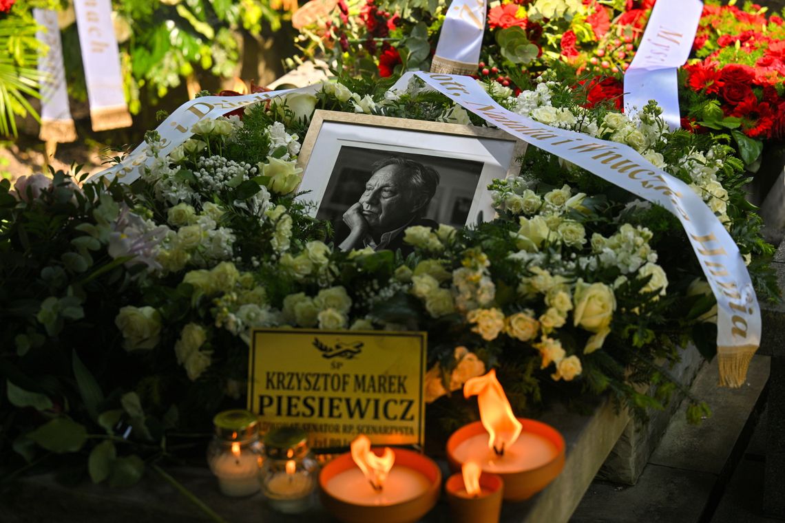 Pożegnano prawnika i scenarzystę filmowego Krzysztofa Piesiewicza