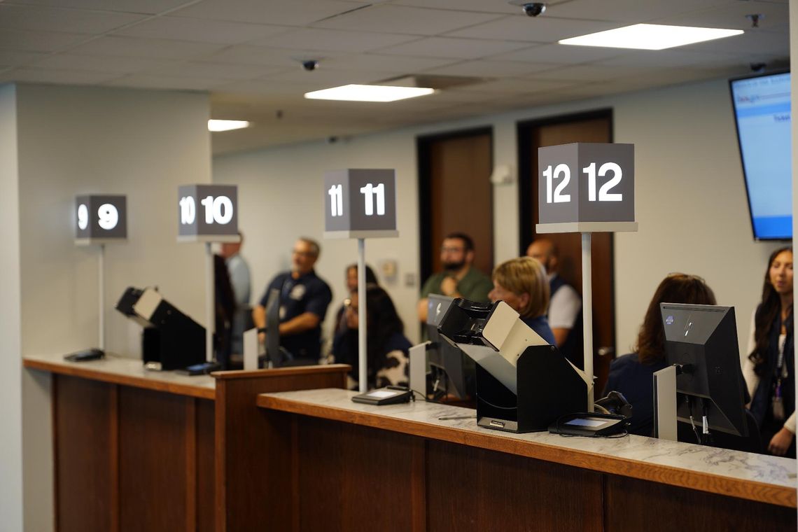 Praca wakacyjna dla młodzieży w biurach sekretarza stanu Illinois