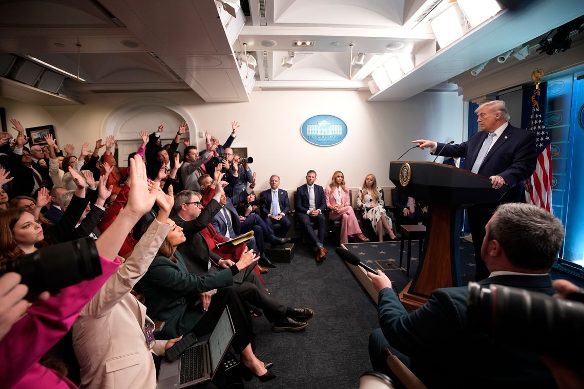 Prawnik dla PAP: zapowiedź Trumpa o atakach w Iranie niesie ryzyko popełnienia zbrodni wojennych Prawnik dla PAP: zapowiedź Trumpa o atakach w Iranie niesie ryzyko popełnienia zbrodni wojennych