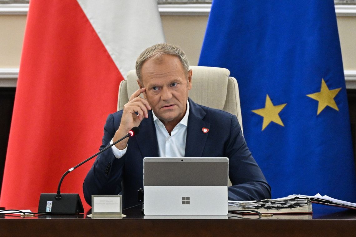 Premier o doniesieniach Onetu: okazuje się, że PiS podsłuchiwał moją żonę i córkę Premier o doniesieniach Onetu: okazuje się, że PiS podsłuchiwał moją żonę i córkę