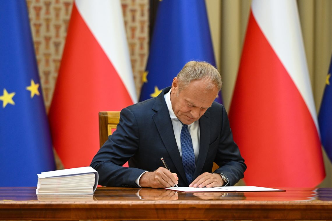 Premier podpisał pierwszy z dokumentów dotyczących nominacji asesorskich Premier podpisał pierwszy z dokumentów dotyczących nominacji asesorskich