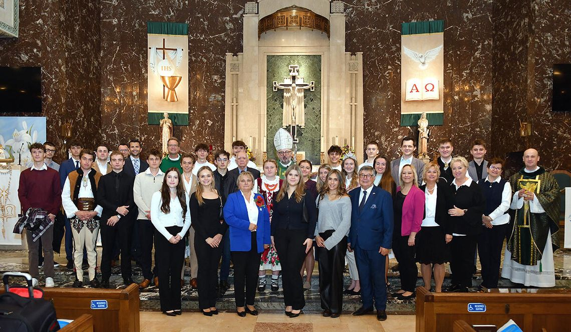 Prezentacja stypendystów i modlitwa za Ojczyznę Prezentacja stypendystów i modlitwa za Ojczyznę