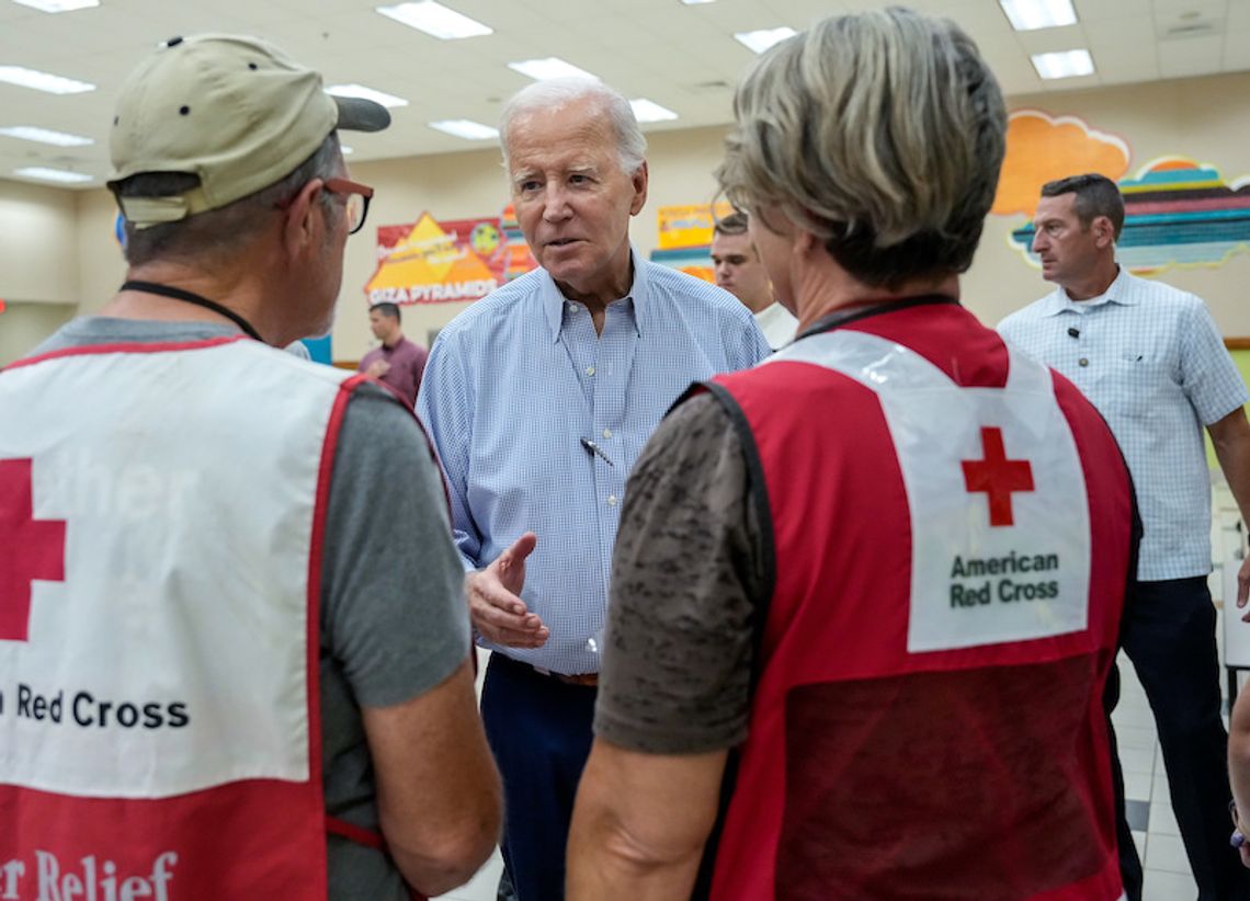 Prezydent Biden odwiedził na Florydzie tereny zniszczone przez huragan Idalia