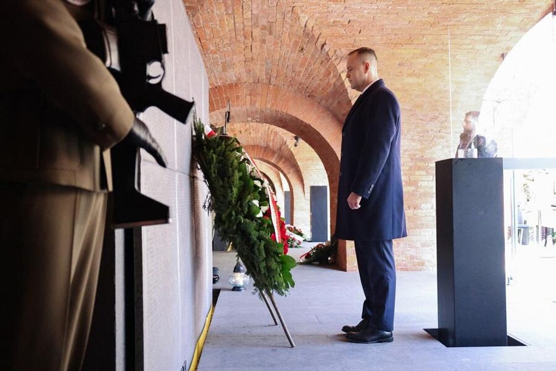 Prezydent Nawrocki: Katyń to symbol zbrodni i kłamstwa Prezydent Nawrocki: Katyń to symbol zbrodni i kłamstwa