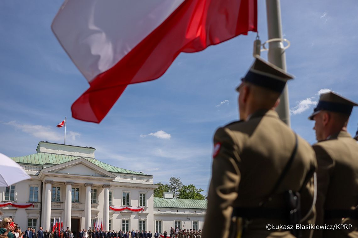 Prezydent o polskiej fladze: to na nią patrzymy ze wzruszeniem, to z niej jesteśmy dumni