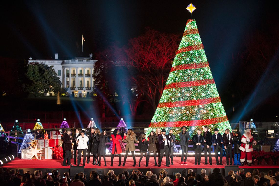 Prezydent Obama zapalił lampki na drzewku świątecznym (ZOBACZ ZDJĘCIA)