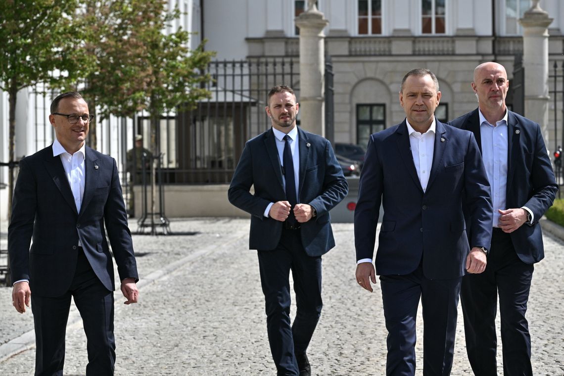 Prezydent oburzony nazwaniem ukraińskiej jednostki imieniem bohaterów UPA; chce, by odebrać Zełenskiemu Order Orła Białego