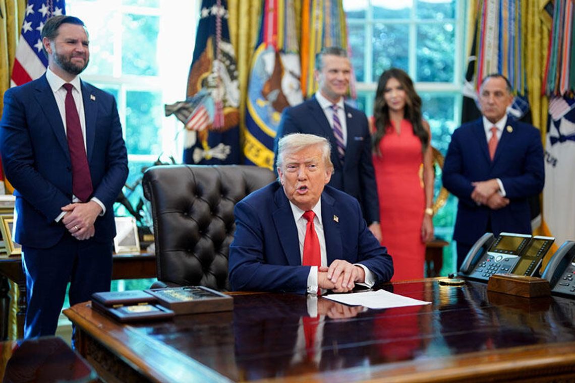 Prezydent Trump grozi wysłaniem wojska do Chicago i atakuje gubernatora Pritzkera: Ten facet to katastrofa, Chicago to katastrofa