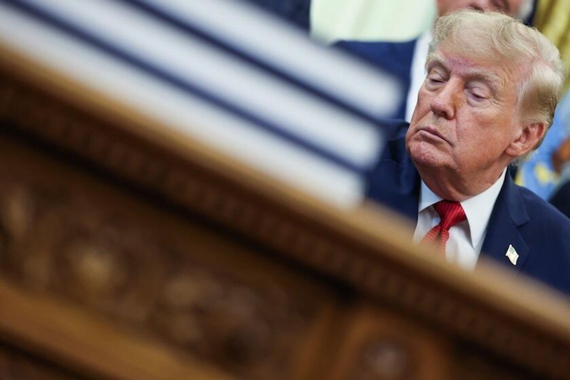 Prezydent Trump podpisał ustawę o cłach na państwa importujące rosyjską ropę i gaz Prezydent Trump podpisał ustawę o cłach na państwa importujące rosyjską ropę i gaz
