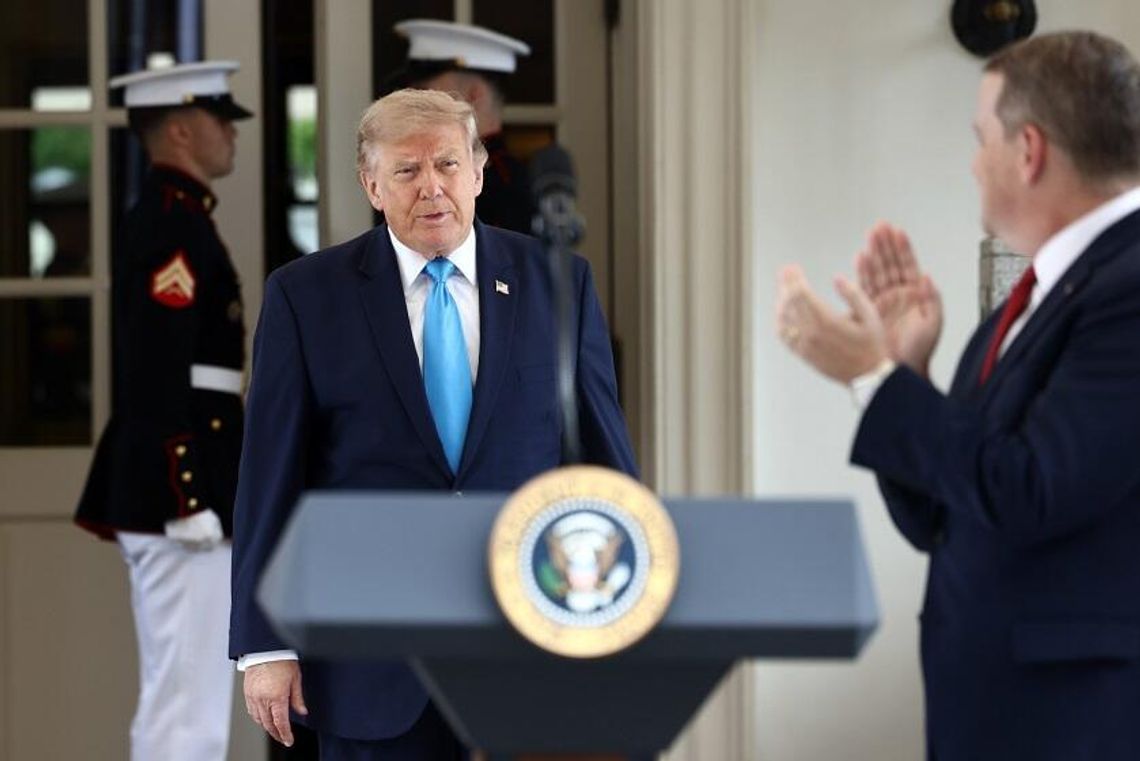 Prezydent Trump: Pomagamy Japonii utrzymać jena Prezydent Trump: Pomagamy Japonii utrzymać jena