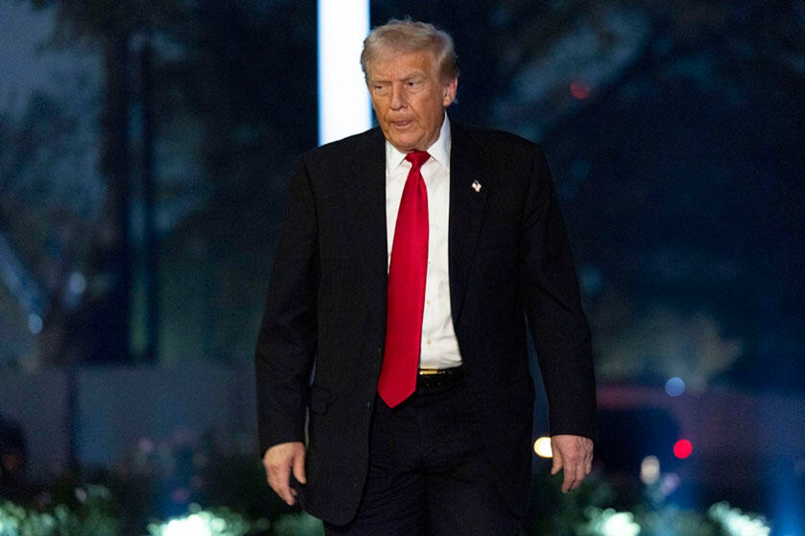 Prezydent Trump ułaskawił 77 osób, które próbowały unieważnić wynik wyborów prezydenckich w 2020 r. Prezydent Trump ułaskawił 77 osób, które próbowały unieważnić wynik wyborów prezydenckich w 2020 r.