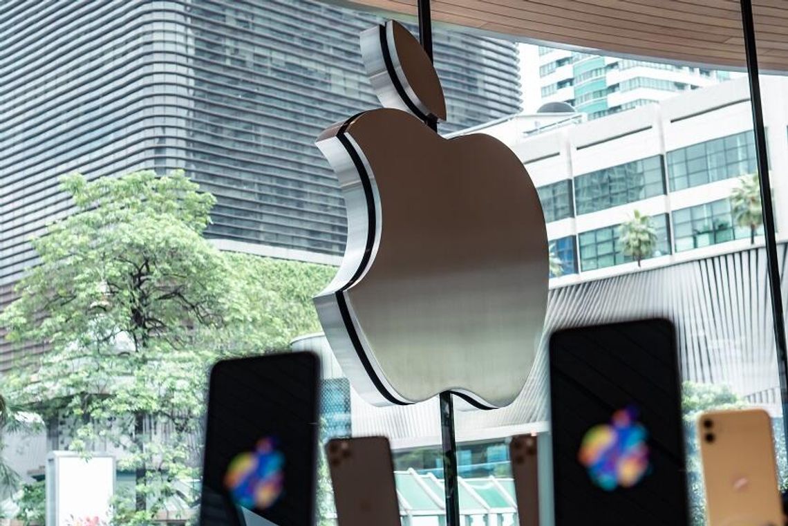 Prezydent Trump zagroził Apple'owi 25-procentowymi cłami, jeśli nie będzie produkował w kraju