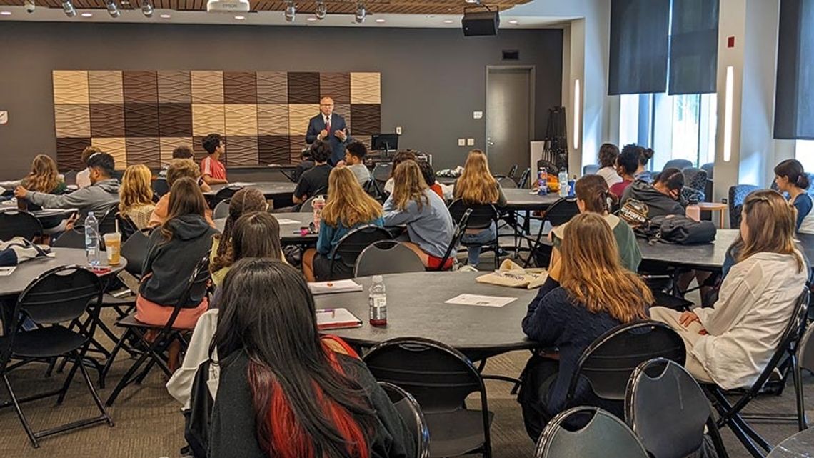 Prof. Adam Bodnar z wykładem o Polsce na Uniwersytecie Loyola w Chicago