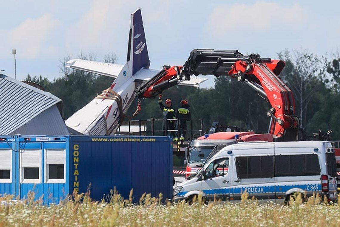 Prokuratura: przyczyną śmierci pilota, który zginął w katastrofie w Chrcynnie był uraz głowy oraz stłuczenie płuc