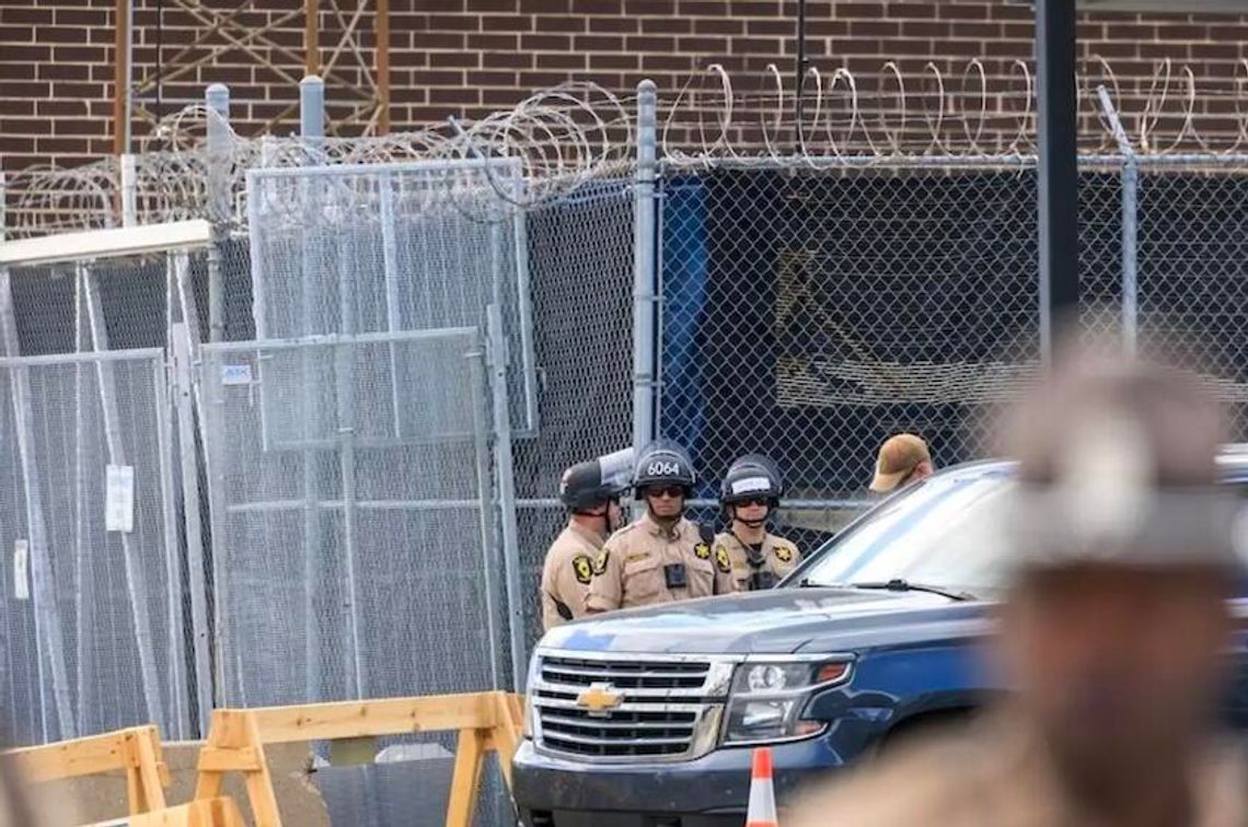 Protest przy ośrodku ICE w Broadview