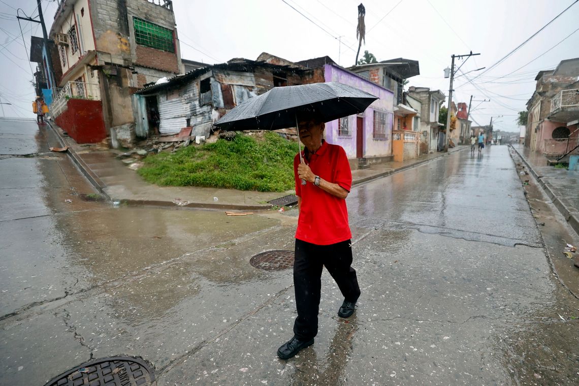 Przed świtem w środę huragan Melissa dotarł nad Kubę
