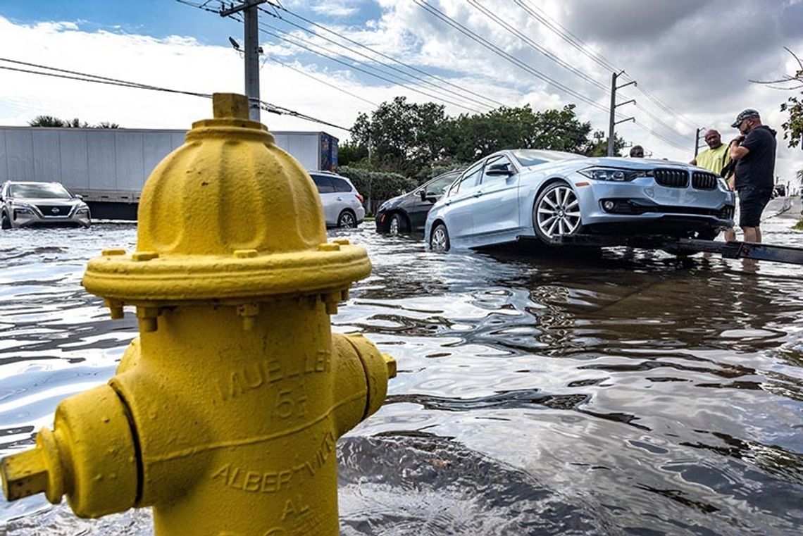 Przez Fort Lauderdale przeszła ulewa, jaka zdarza się raz na 1000 lat (WIDEO)