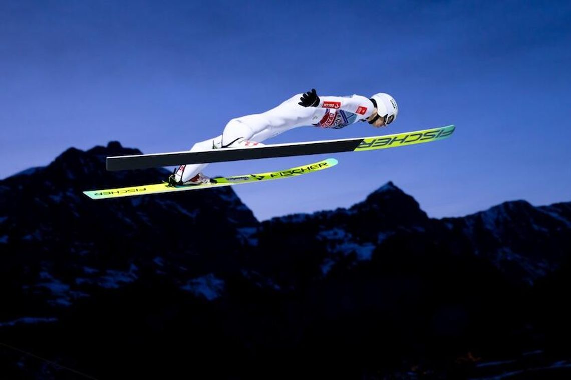 PŚ - Tomasiak piąty w Engelbergu, zwycięstwo Kobayashiego