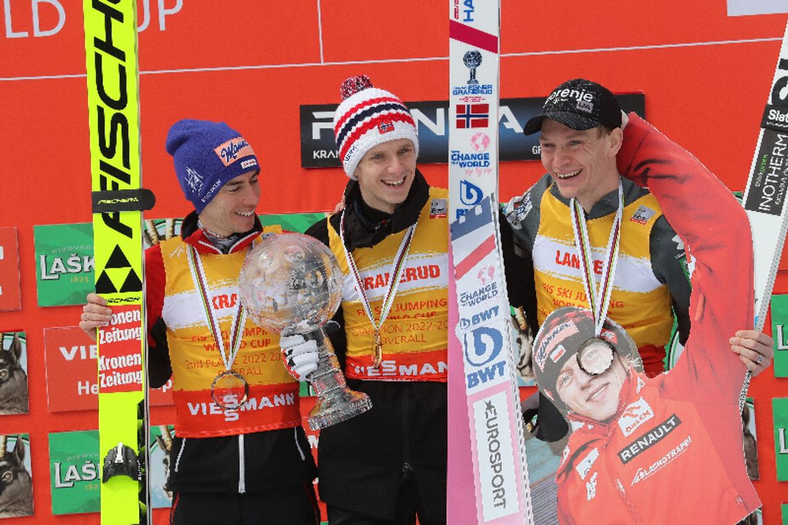 PŚ w skokach - Lanisek z nagrodą fair play za gest wsparcia dla Kubackiego
