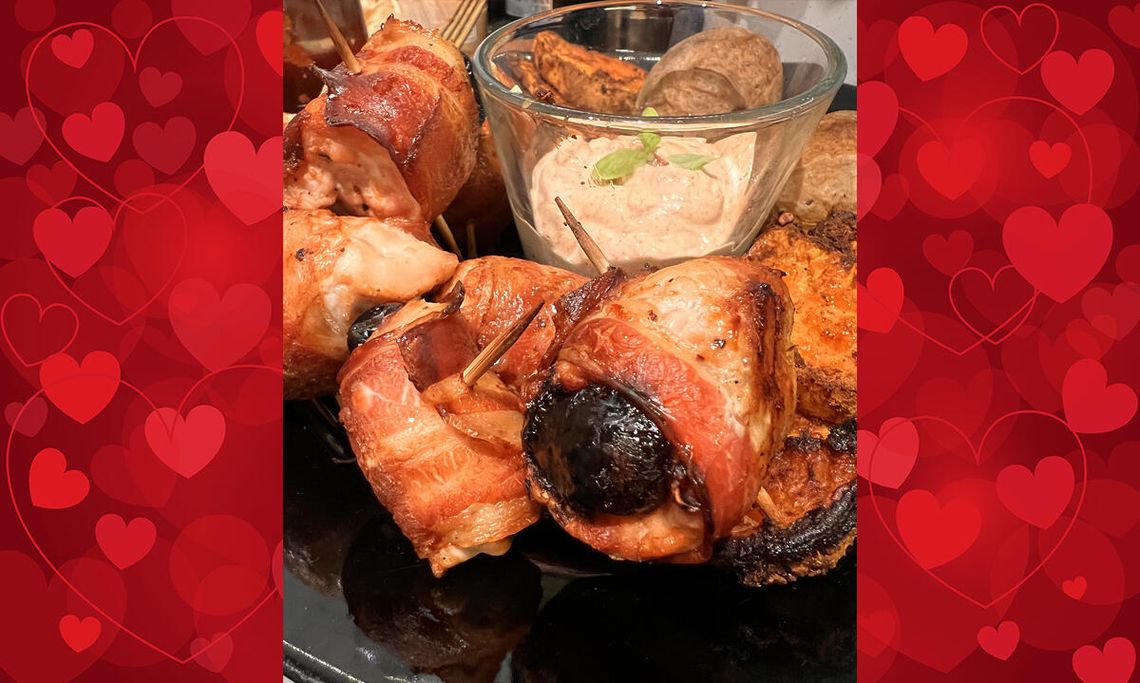 Roladki z kurczaka z suszoną śliwką i boczkiem