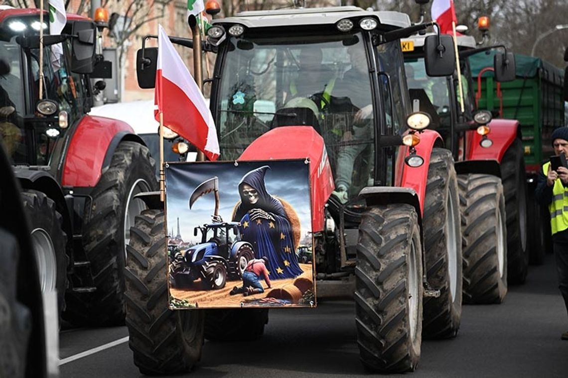 Rolnicy podpisali z ministrem uzgodnienie; na drogach dalej protesty