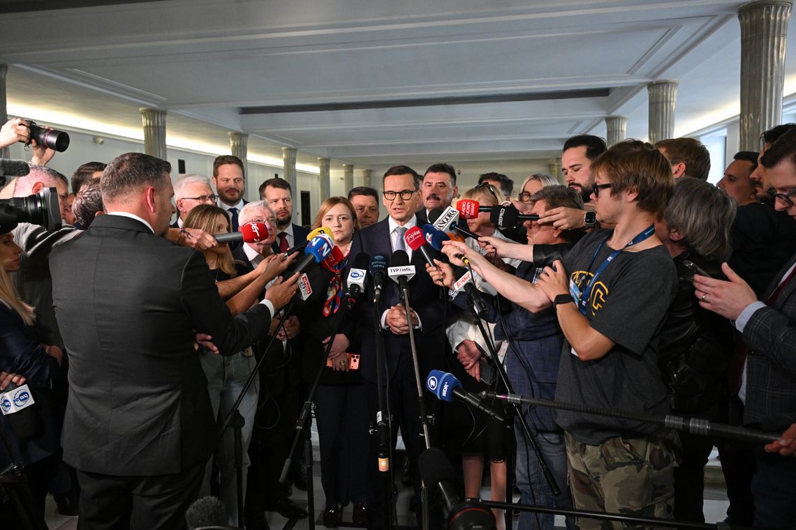 Rozłam w PiS, Morawiecki wraz z grupą kilkudziesięciu posłów żegna się z partią Rozłam w PiS, Morawiecki wraz z grupą kilkudziesięciu posłów żegna się z partią