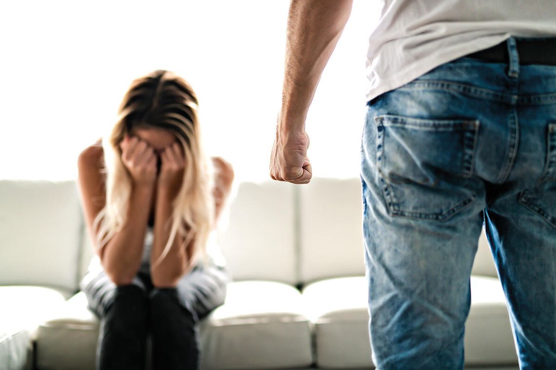 Samo życie. Problemy osób doświadczających przemocy domowej