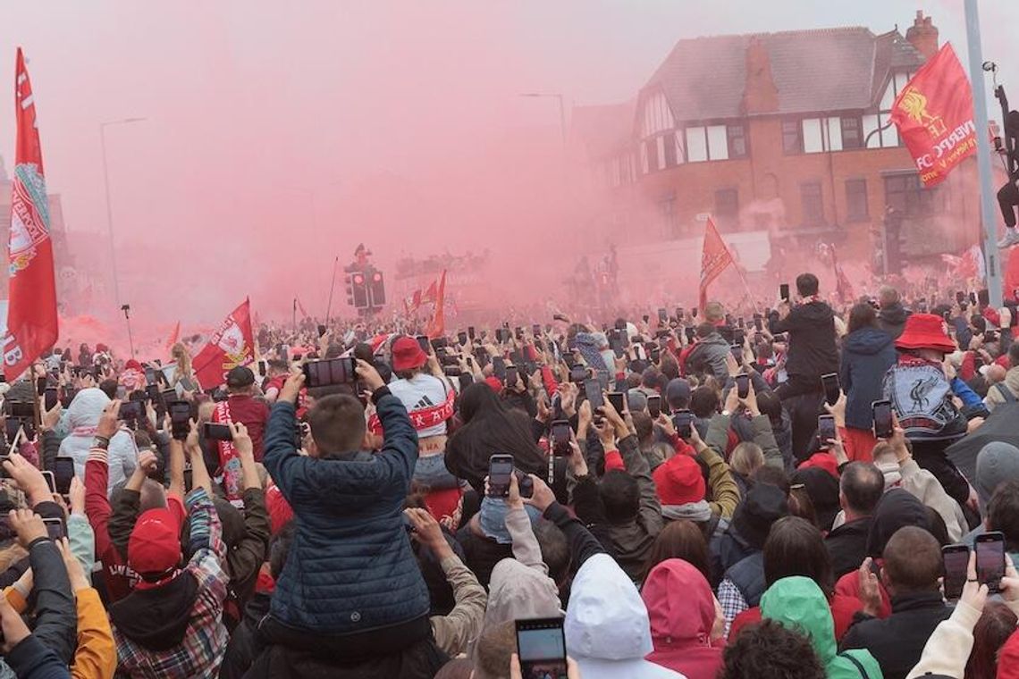 Samochód wjechał w grupę ludzi w centrum Liverpoolu