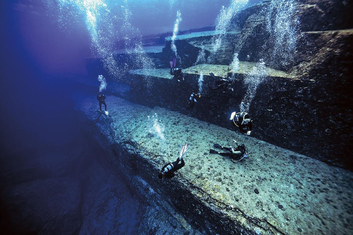 Schody w mrok Pacyfiku