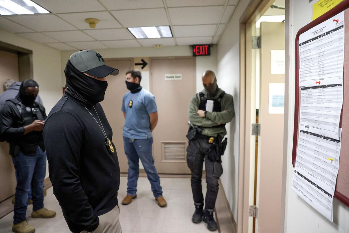 Sędzia powiatu Cook zakazał funkcjonariuszom ICE zatrzymań na terenie sądów Sędzia powiatu Cook zakazał funkcjonariuszom ICE zatrzymań na terenie sądów