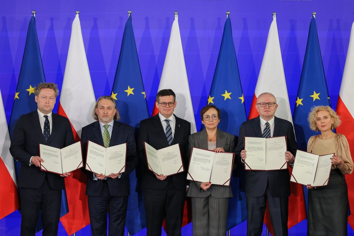 Sędziowie wybrani w marcu do Trybunału Konstytucyjnego złożyli ślubowania w Sejmie