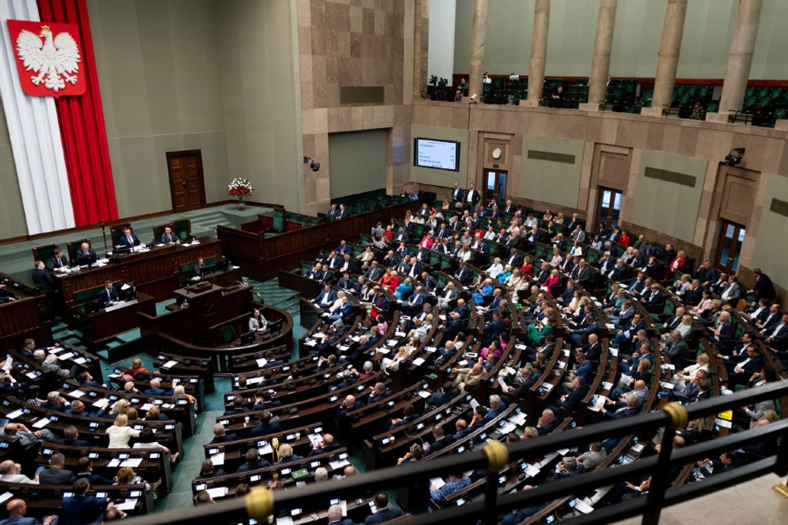 Sejm. Politycy z obecnego i poprzedniego rządu oskarżają się nawzajem o prorosyjskość