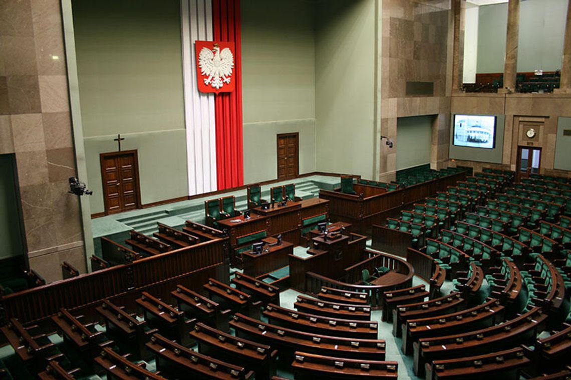 Sejm. Rząd do uzyskania wotum zaufania będzie potrzebował zwykłej większości głosów