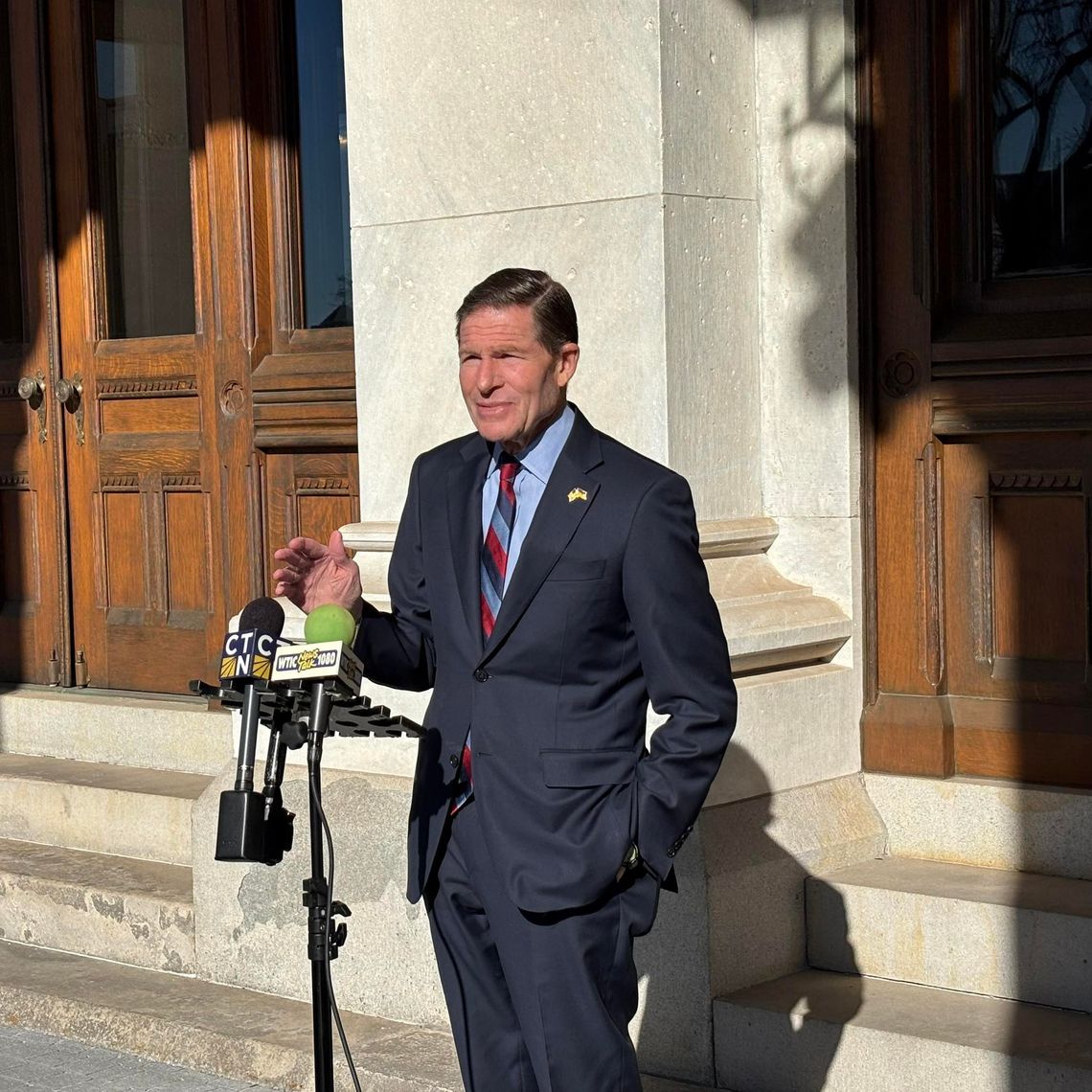 Senator Demokratów: jesteśmy na drodze do operacji lądowej, a Rosja pomaga Iranowi