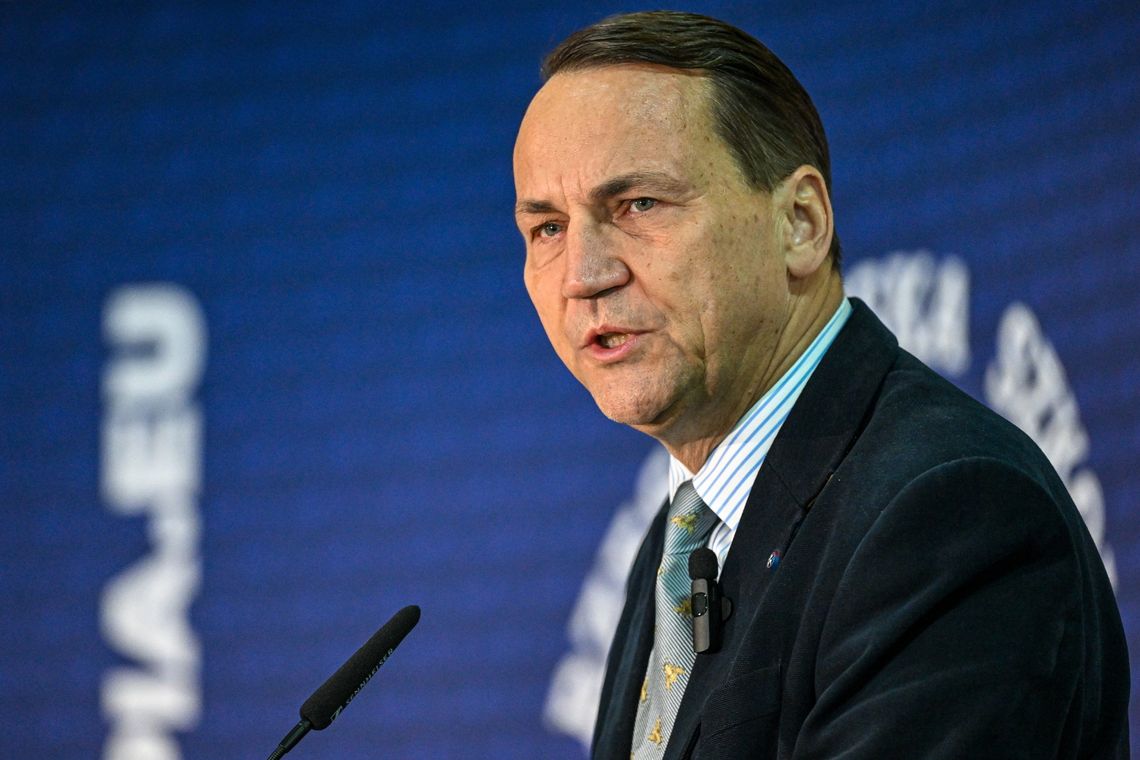 Sikorski dla „NYT”: aby negocjować z Rosją, trzeba najpierw dokonać pokazu siły