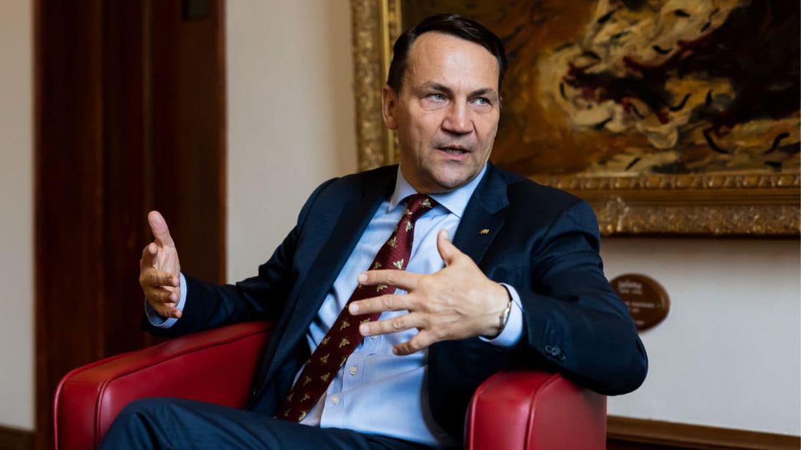 Sikorski: MON opublikuje raport o polskiej pomocy Ukrainie