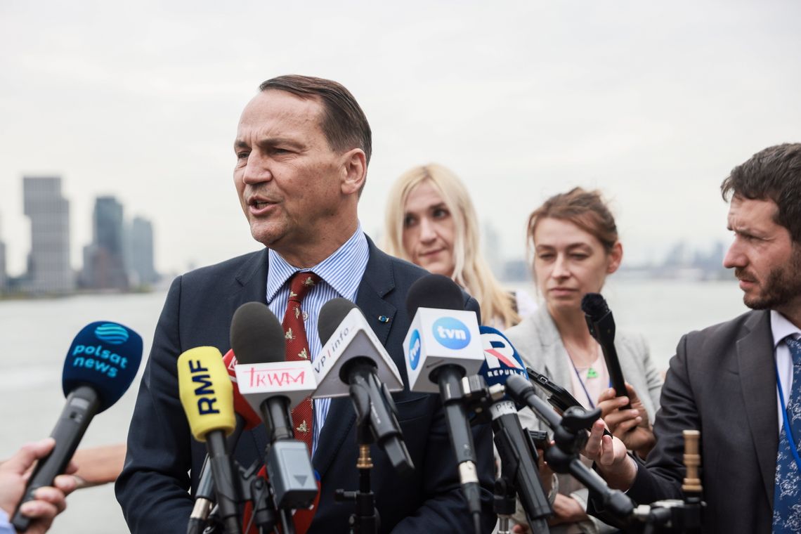 Sikorski: nie będziemy dawać twardych deklaracji, co zrobimy przy kolejnym wtargnięciu, ale ostrzegliśmy Rosję