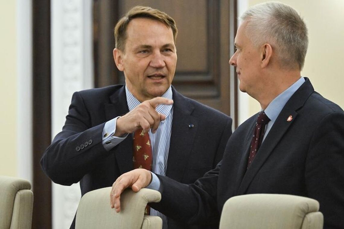 Sikorski: nie ma jeszcze decyzji w sprawie bazy amerykańskiej w Polsce Sikorski: nie ma jeszcze decyzji w sprawie bazy amerykańskiej w Polsce