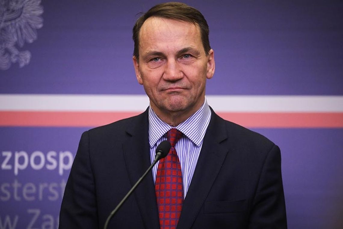 Sikorski pytany o wymianę ambasadorów: będą zmiany, przegląd kadrowy już się dokonuje