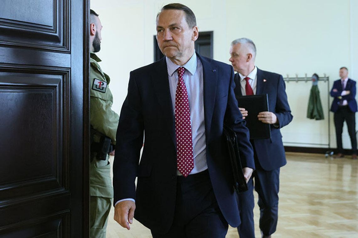 Sikorski skrytykował Hegsetha za umniejszanie roli wojsk sojuszniczych w Afganistanie Sikorski skrytykował Hegsetha za umniejszanie roli wojsk sojuszniczych w Afganistanie