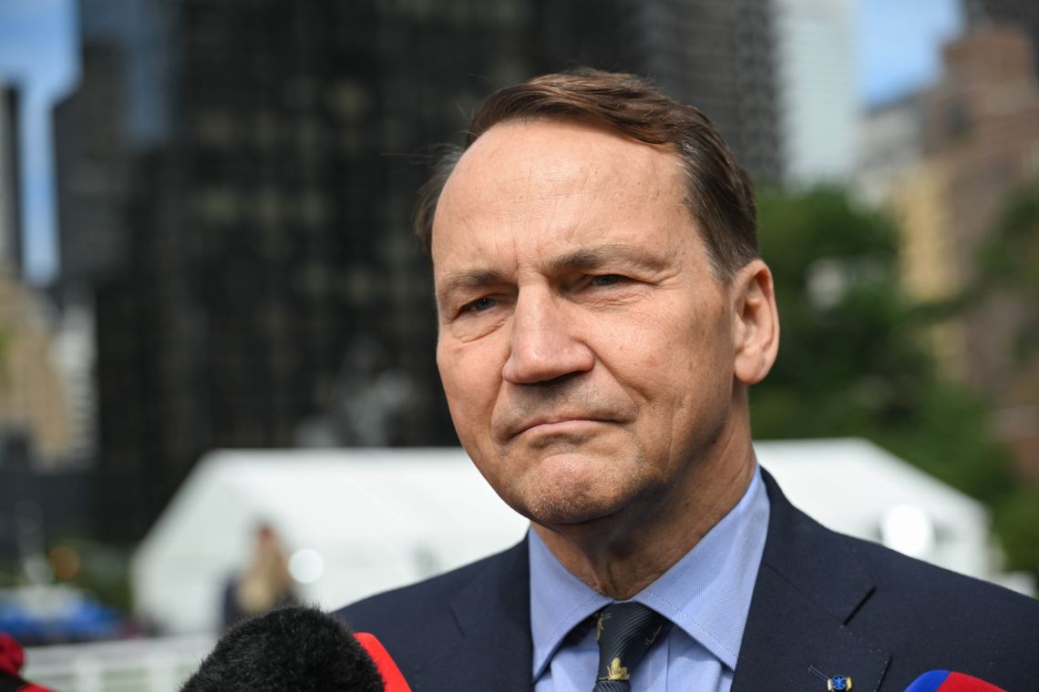 Sikorski w RB: Siergieju, powiedz swojemu szefowi, że już wystarczy Sikorski w RB: Siergieju, powiedz swojemu szefowi, że już wystarczy
