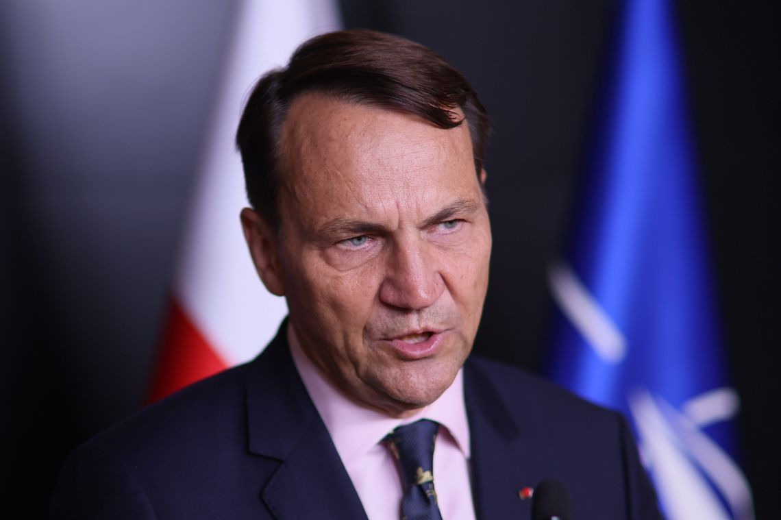 Sikorski: wręczyliśmy notę protestacyjną charge d'affaires ambasady rosyjskiej w Warszawie
