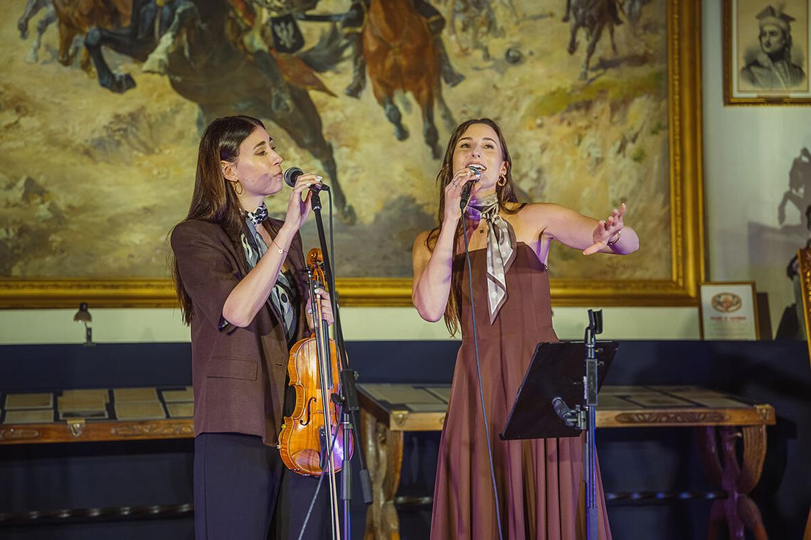 Siostry Szafrańskie w Chicago: śpiew, muzyka, obraz i więcej